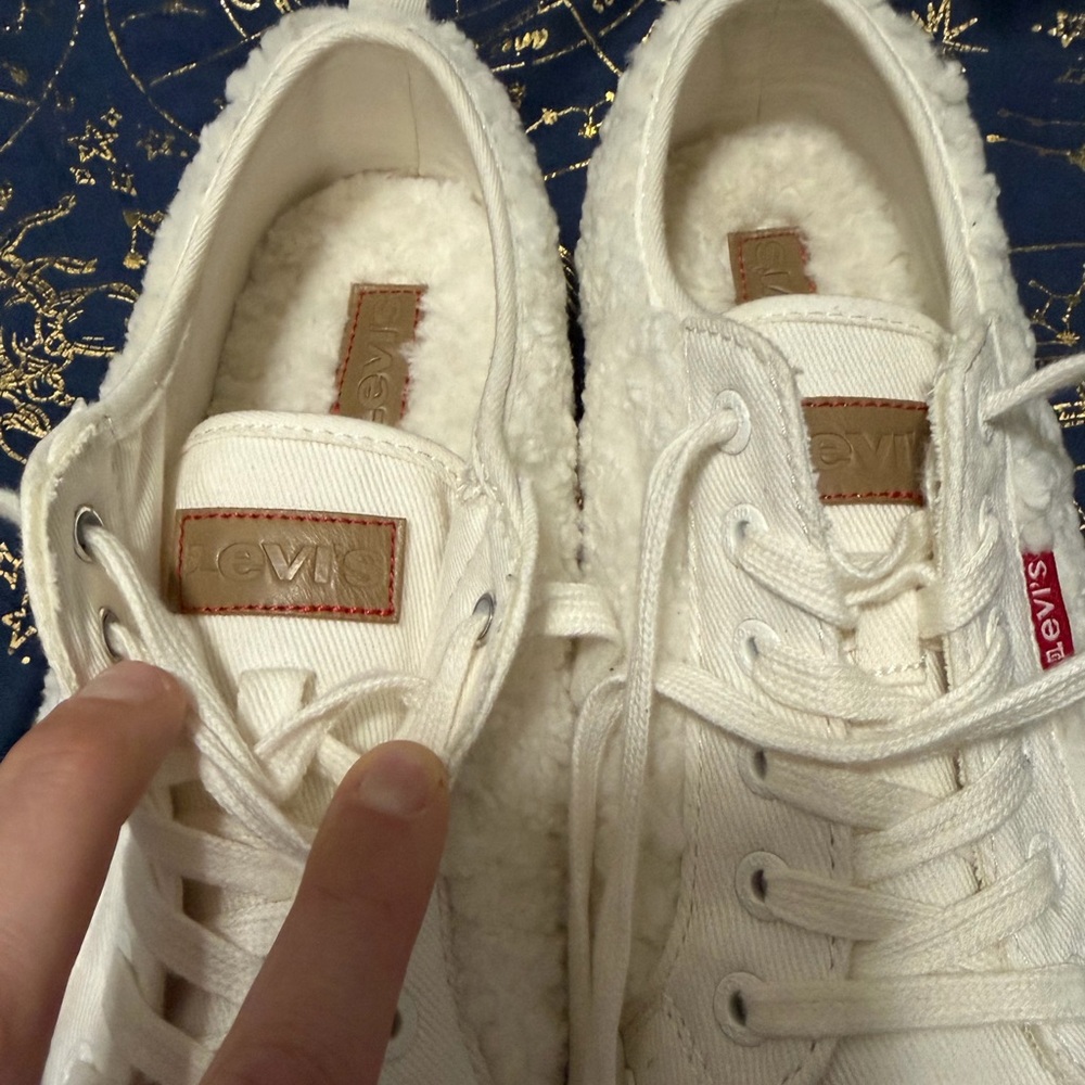 Levi's White Sherpa Plush Canvas Casual Cozy Low Top Lace Up Sneakers Size 9 - Picture 8 of 11